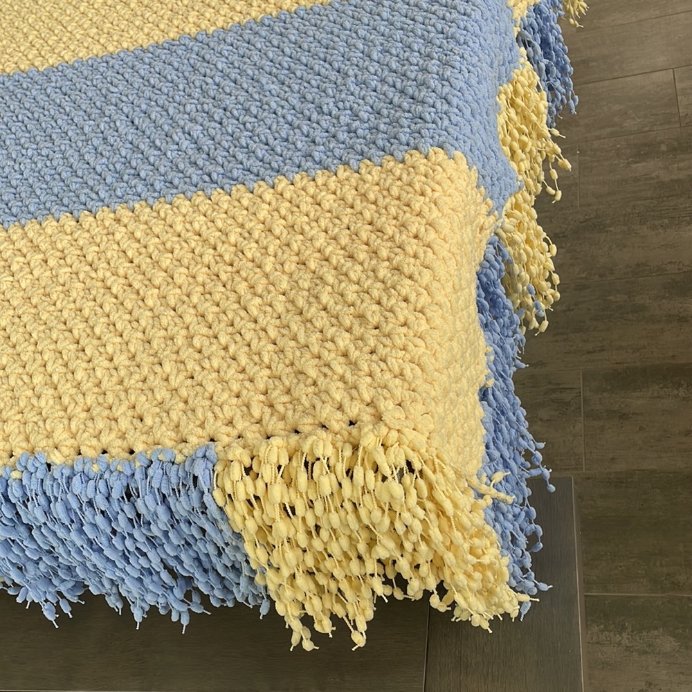 Handmade chunky knitted, fringe blanket/throw. Soft yellow, blue 35”x50” - Picture 9 of 13